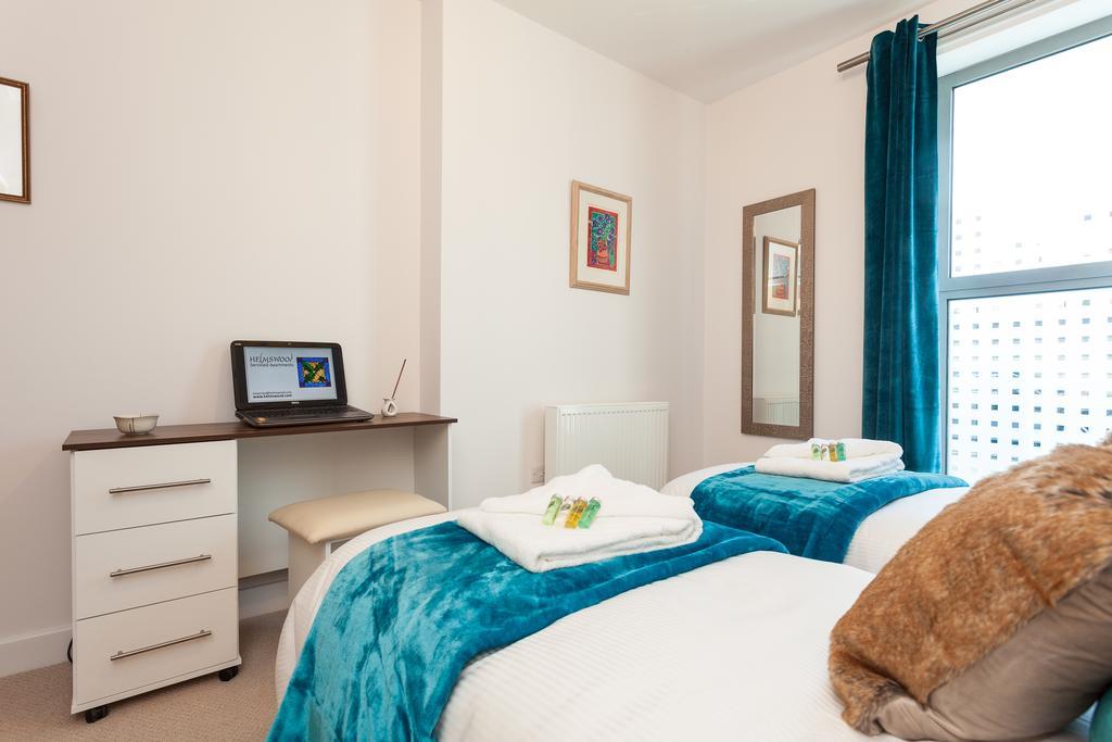 Self-Contained Town Centre One Bedroom Apartments By Helmswood Serviced Apartments Redhill  Bagian luar foto